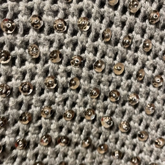 ALICE + OLIVIA FIULLY EMBELLISHED ASYMMETRICAL SLEEVELESS SWEATER WRAP NWOT M - Picture 7 of 16